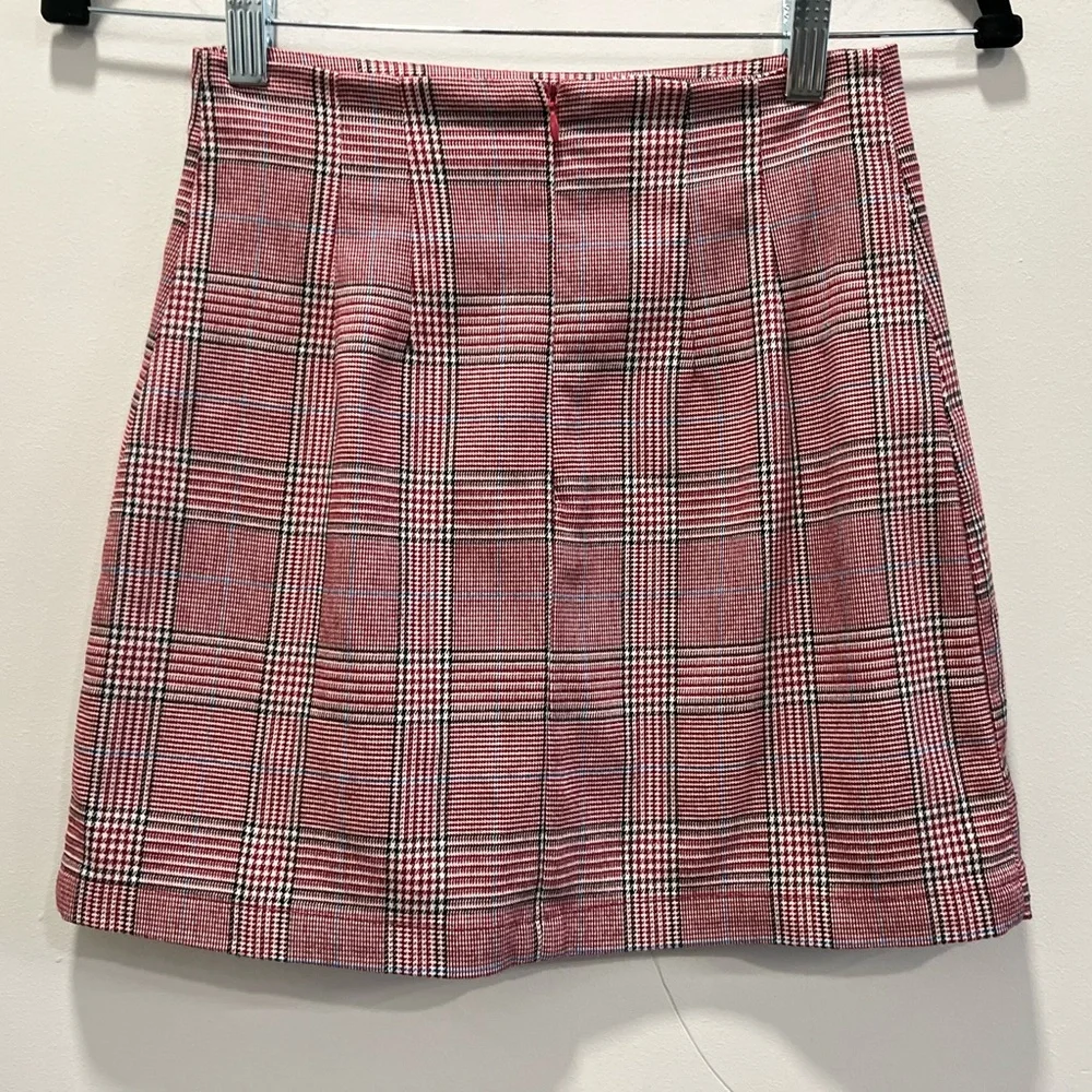 Brandy Melville plaid skirt - Picture 2 of 2